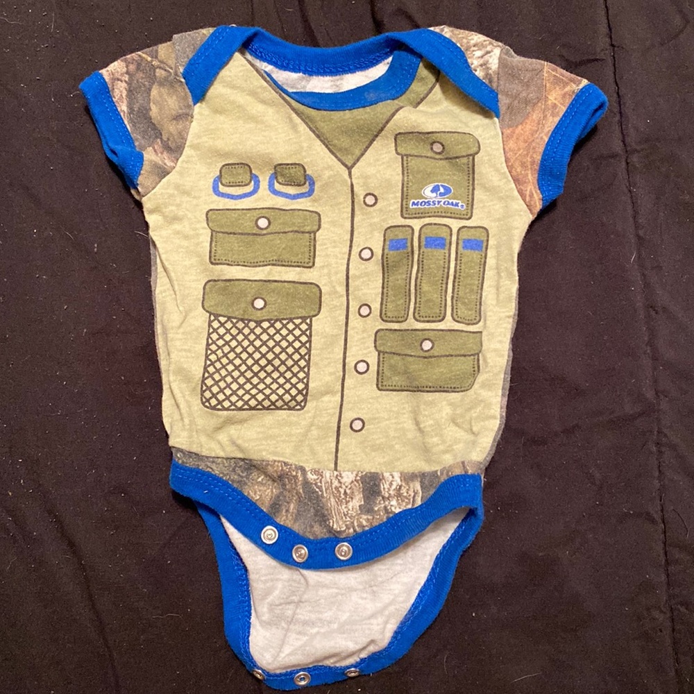 Mossy Oak newborn onesie